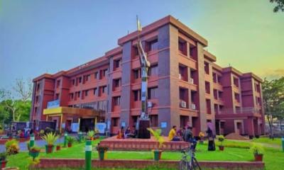 পবিপ্রবির মাঠে অন্তরঙ্গ অবস্থায় বহিরাগত তরুণ-তরুণী আটক