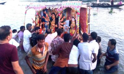 আত্রাইয়ে প্রতিমা বিসর্জনের মধ্য দিয়ে শেষ হলো শারদীয় দুর্গোৎসব