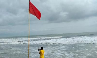 চার সমুদ্র বন্দরে ৩ নম্বর সতর্ক সংকেত