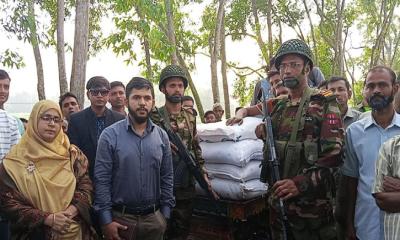 মান্দায় পাচারকালে ৬০ বস্তা সার জব্দ