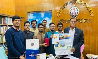 কবি নজরুল কলেজ অধ্যক্ষকে ছাত্রশিবিরের নববর্ষের প্রকাশনা উপহার