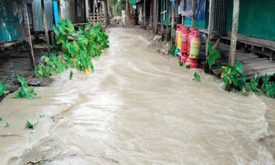বাউফলে হাজারো মানুষ পানিবন্দি, চরাঞ্চলে ব্যাপক ক্ষয়ক্ষতি