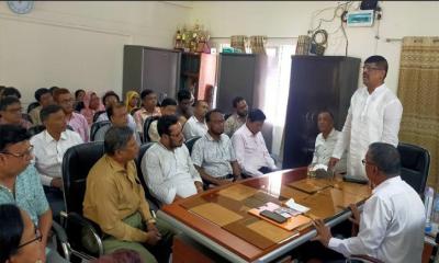 কেশবপুরে শিক্ষক-কর্মচারীদের সাথে মতবিনিময় করলেন বিএনপি নেতা আজাদ