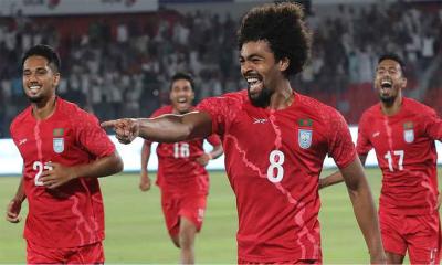 ফ্রি কিক থেকে হামজার গোলে এগিয়ে বাংলাদেশ