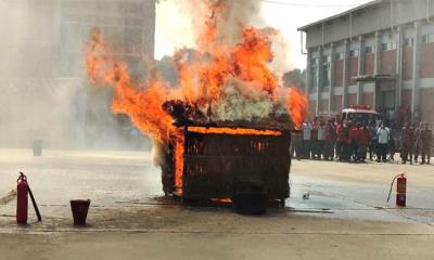বেনাপোল স্থলবন্দরে অগ্নি প্রতিরোধ মহড়া