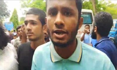 র‍্যাগিংয়ের দায়ে বহিষ্কৃতদের পক্ষে মানববন্ধন করতে এসে সাংবাদিকদের হুমকি