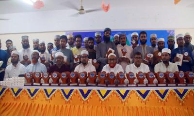ইবিতে সাজিদ আব্দুল্লাহসহ ৩২৭ হাফেজকে ছাত্রশিবিরের সংবর্ধনা