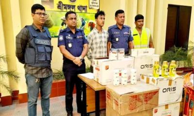 শ্রীমঙ্গলে এসএ পরিবহন থেকে বিপুল ভারতীয় চোরাই পণ্য জব্দ, আটক ১