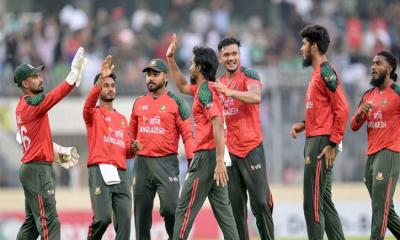 পাকিস্তানকে ১১০ রানে গুটিয়ে দিল বাংলাদেশ