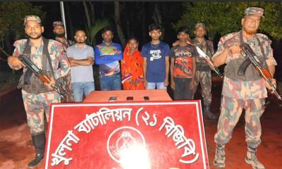 শার্শার রুদ্রপুর সীমান্ত দিয়ে অবৈধভাবে ভারতে প্রবেশের সময় ৫ বাংলাদেশি আটক