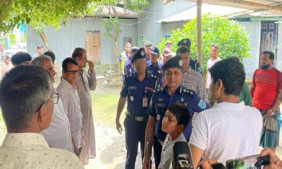 সালথা পূজা মণ্ডপে নিরাপত্তা নিশ্চিত করতে অতিরিক্ত ডিআইজির পরিদর্শন