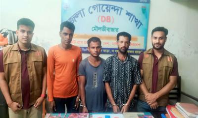 কুলাউড়ায় ডিবির অভিযানে ইয়াবা ও নগদ টাকাসহ আটক ৩