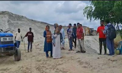 কটিয়াদীতে যুবদল নেতার অবৈধ বালুর সাম্রাজ্যে ভ্রাম্যমাণ আদালতের অভিযান