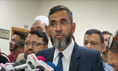 নির্ধারিত সময়েই নির্বাচন, বানচালের চেষ্টা ব্যর্থ হবে : ইসি সানাউল্লাহ