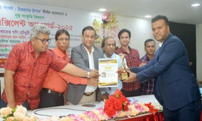 ট্র্যাব এক্সিলেন্ট অ্যাওয়ার্ড পেলেন উজিরপুরের কৃতি সন্তান প্রকৌশলী মুস্তাফিজুর রহমান
