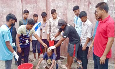 পার্বতীপুরে মানবিক কাজে এগিয়ে যাচ্ছে “মানুষের সেবায় আমরা” ফেসবুক পেজের সদস্যরা