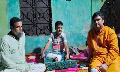 ‘প্রেমের মানুষ ঘুমাইলে হয় যন্ত্রণা’ গানের গীতিকার বাউল কবি আব্দুস সালাম সরকার গুরুতর আহত