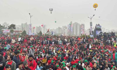 ৩০০ ফিট সড়কে জনসমুদ্র: নেতাকে বরণ করতে লাখো মানুষের অপেক্ষা