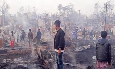 রোহিঙ্গা ক্যাম্পে ভয়াবহ আগুনে পুড়লো সাড়ে চার শতাধিক ঘর