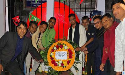 ভাষা শহীদদের প্রতি পলাশ উপজেলা প্রেসক্লাবের শ্রদ্ধা