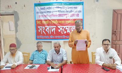 উলিপুরে আ‍‍`লীগের ইউপি চেয়ারম্যানের বিরুদ্ধে সংবাদ সম্মেলন