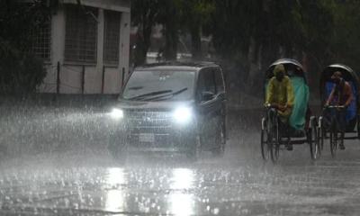 বৃষ্টির মাঝেই ১০ জেলায় ঝড়ের আশঙ্কা
