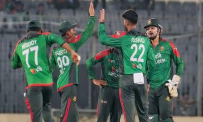 রিশাদের ঘূর্ণিতে ছোট পুঁজি নিয়েও দুর্দান্ত জয় বাংলাদেশের