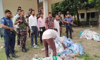 কোটচাঁদপুরে যৌথ টাস্কফোর্সের অভিযান: তিন দোকান থেকে অবৈধ কারেন্ট জাল ও পলিথিন উদ্ধার