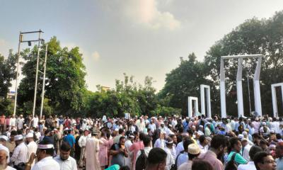 শিক্ষকদের কেন বারবার রাস্তায় দাঁড়াতে হবে