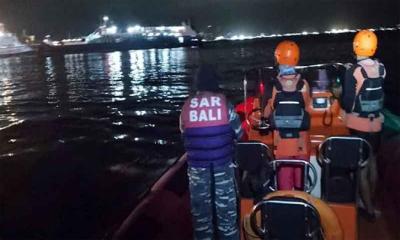 ইন্দোনেশিয়ার বালির উপকূলে ফেরিডুবি, নিখোঁজ ৪৩