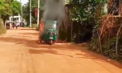 চট্টগ্রামে চলন্ত সিএনজিতে আগুন, রক্ষা পেলেন চালক ও যাত্রী