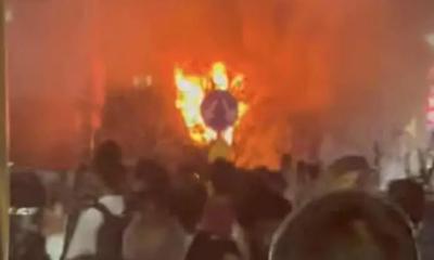 রাজধানীর ধোলাইপাড়ে বাসে আগুন