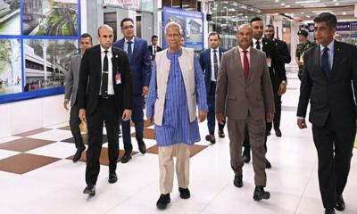 চার দিনের যুক্তরাজ্য সফর শেষে দেশের পথে প্রধান উপদেষ্টা