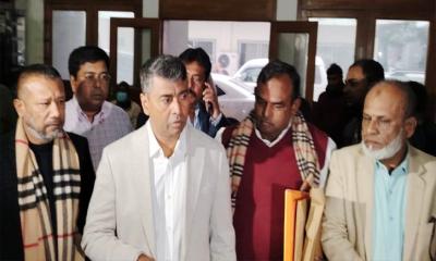 বিএনপি প্রার্থী এসএম জাহাঙ্গীরের মনোনয়নপত্র জমা
