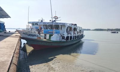 গলাচিপায় ডুবোচরে নদীর নাব্যতা, আটকে যাচ্ছে নৌযান