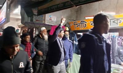 গোদাগাড়ীতে ফুটপাত দখল উচ্ছেদে অভিযান