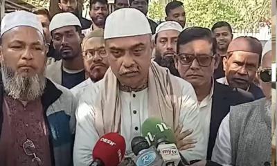 বাবা–মায়ের কবর জিয়ারতের মধ্য দিয়ে নির্বাচনী প্রচারণায় রাগীব রউফ চৌধুরী