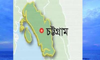নির্বাচনী জনসভায় ককটেল বিস্ফোরণ