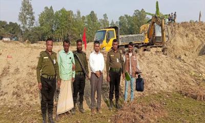 নদীর পাড় ধ্বংস রোধে অভিযান, কারাদণ্ড ১