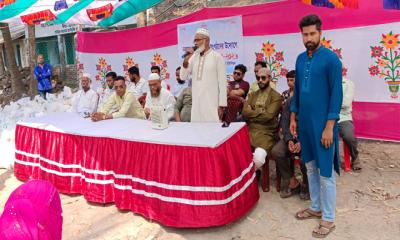 মোরেলগঞ্জে ১৩০ টি পরিবারের মাঝে ইফতার সামগ্রী বিতরণ