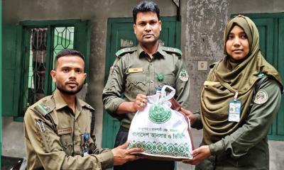 ভাঙ্গুড়ায় ভাতাভোগী সদস্যদের ঈদ উপহার