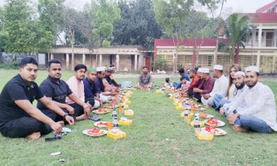 নরসিংদীতে ১২ ব্যাচের শিক্ষার্থীদের উদ্যোগে ইফতার ও দোয়া মাহফিল