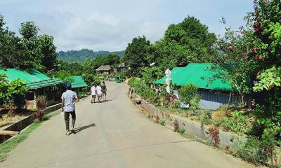 চোখ জুড়ানো মেঘ-পাহাড়ের মুনলাই পাড়া, বান্দরবান