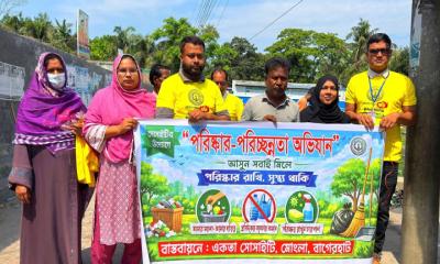 ড্রেনেজ সংকটে বিপর্যস্ত মোংলা,স্বেচ্ছাশ্রমে সমাধানের চেষ্টা একতা সোসাইটির