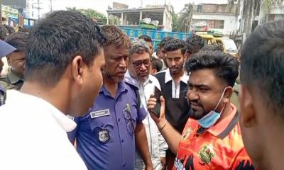 রাজশাহীর পুঠিয়ায় তেল নেওয়া নিয়ে বিশৃঙ্খলা: ছাত্রদল নেতাকে আটক