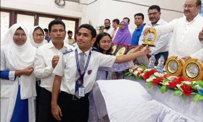 ভালুকায় কৃতি শিক্ষক ও শিক্ষার্থীদের সম্মাননা