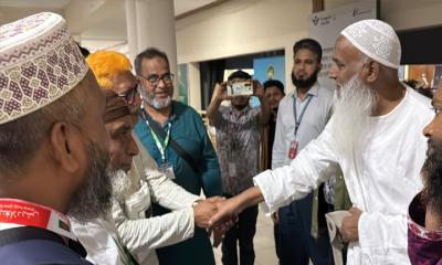 গভীর রাতে হজযাত্রীদের সেবায় হজক্যাম্পে ধর্মমন্ত্রী