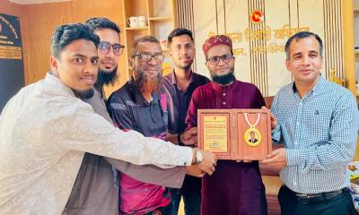 বিদায় বেলায় সবাইকে কাঁদালেন, নিজেও কাঁদলেন ইউএনও ইসলাম উদ্দিন