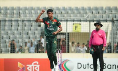 কিউই শিবিরে জোড়া আঘাত নাহিদ রানার