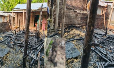 পুঠিয়ায় কয়েলের আগুনে পুড়ে ছাই রহিদুলের পরিবার